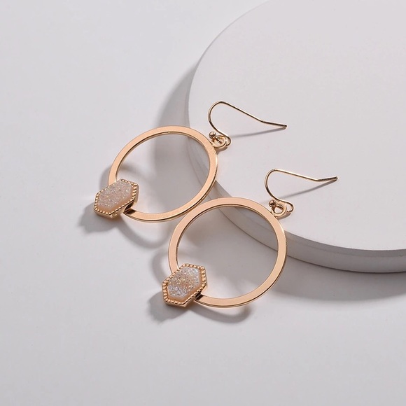 Anthropologie Jewelry - ⭐️Costumers FavNew Gold Geometric Circle❤️